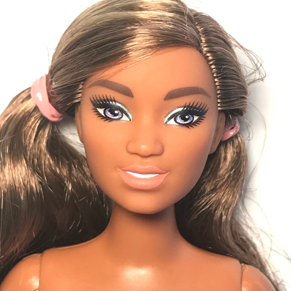 Nude Barbie Loves The Ocean 2020 Crystal Face Hispanic Curvy GRB38 Doll